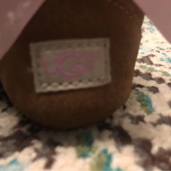 UGG Kids Brown Boots with Pink Ribbon - Picture 4 of 5